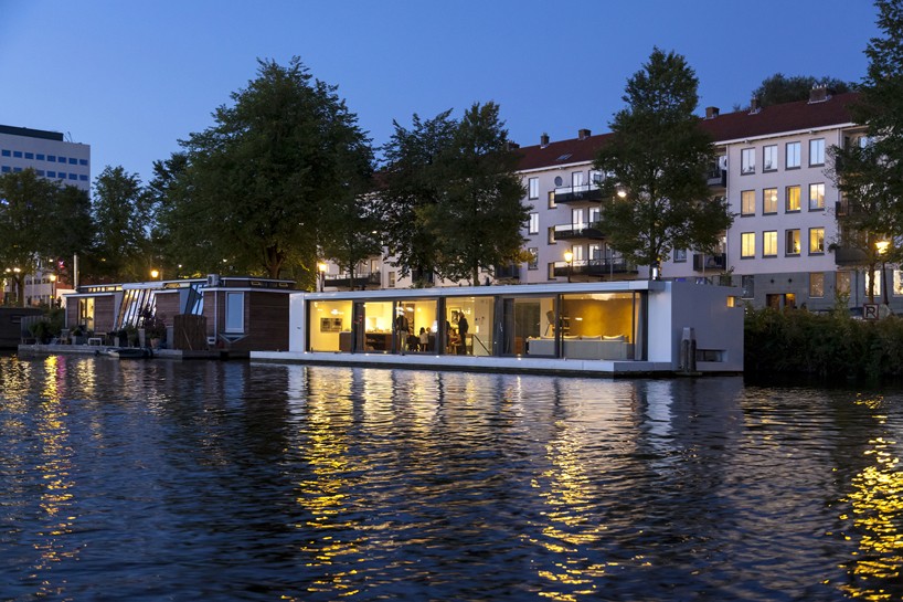 вилла Water, спроектированная Framework Architects и Studio Prototype. Здание, дрейфующее по каналам на юге Амстердама, похоже на айсберг: под водой скрыты два этажа из трех.